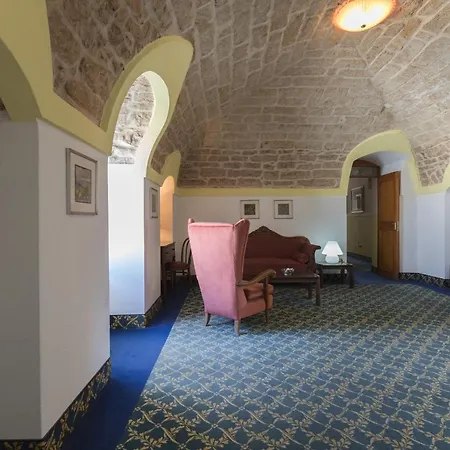 Hotel Masseria Sant'anna 4*